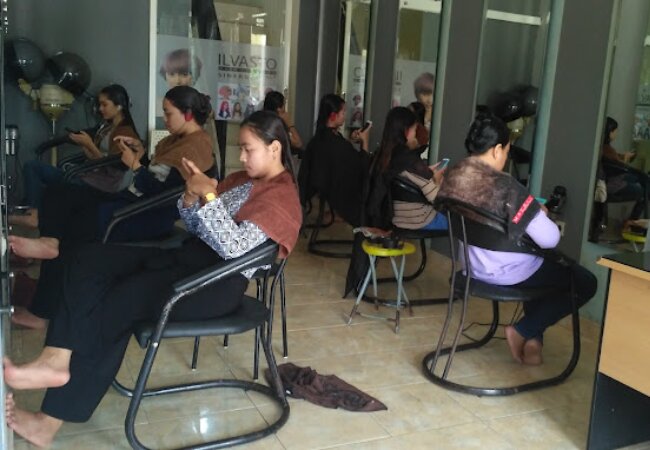 Queen Salon 2: Rahasia Kecantikan ala Cilacap yang Menyentuh Jiwa
